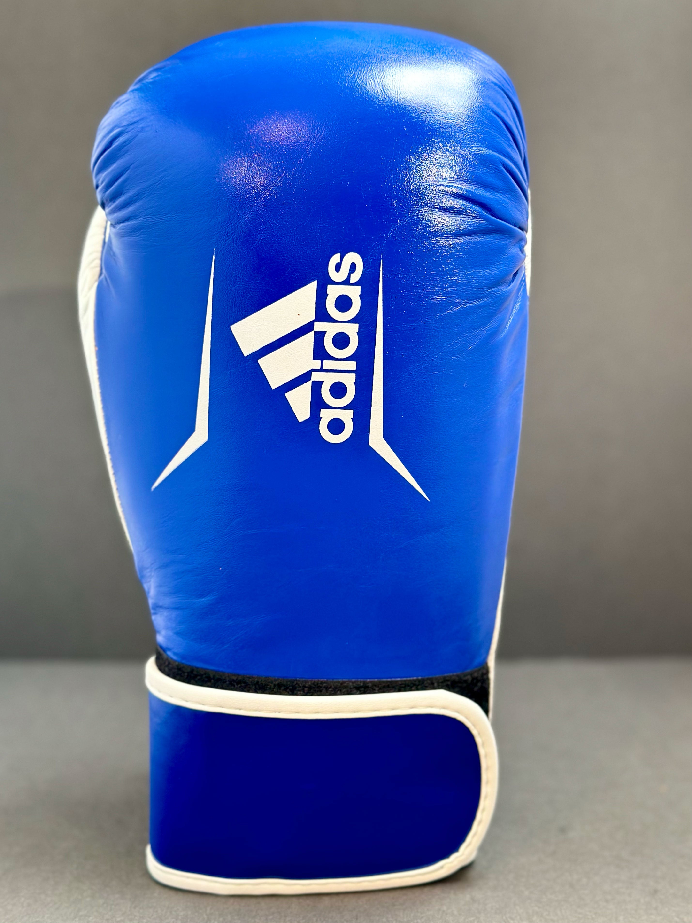 Adidas WAKO Approved Kickboxing Fight Gloves, Cowhide Cuir Leather Speed 165 adiSBG165 Competition Gloves 10 Oz Blue Right Hand